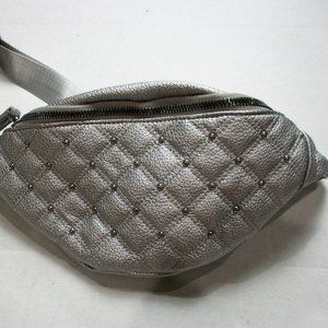 Silver NY & CO Fanny Pack